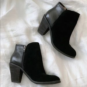 SoftWalk Frontier Black Comfort Ankle Booties